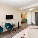 Appartement Mezonetcentre *